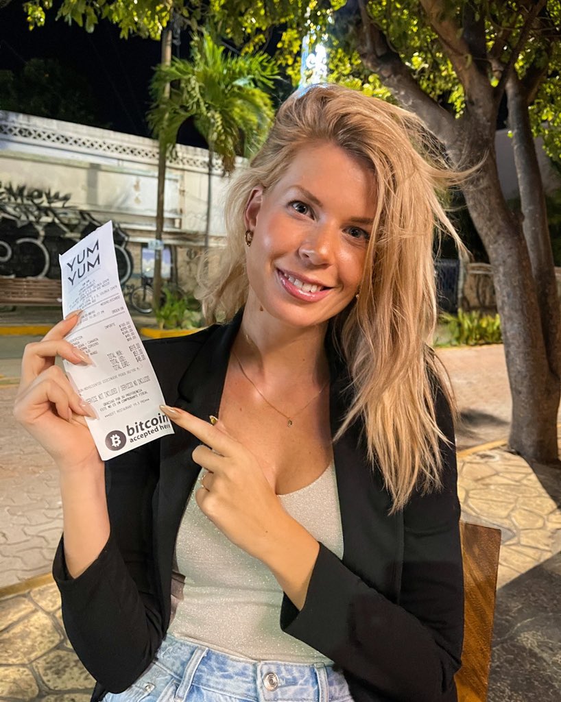 Payed the bill with #bitcoin 😊👇🏼 https://t.co/xpVMs5tMHk