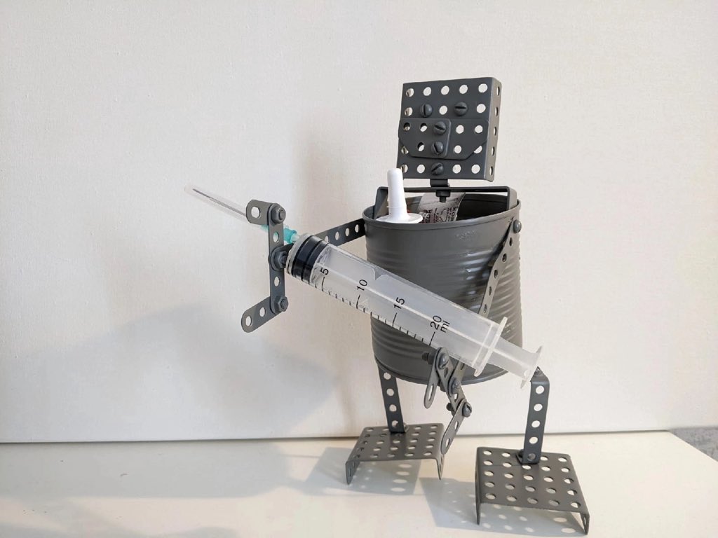 В школе прошёл конкурс роботов, посвящённый Дню науки! 
1 место заняла Тумаева Дарья. Поздравляем! 🥇<a href="/GbouSosh2_KCh/">ГБОУ СОШ №2 ОЦ с. Кинель-Черкассы</a> <a href="/samminobr/">МинОбрНауки СО</a> <a href="/uprobraz2018/">Отрадненское управление МОНСО</a>