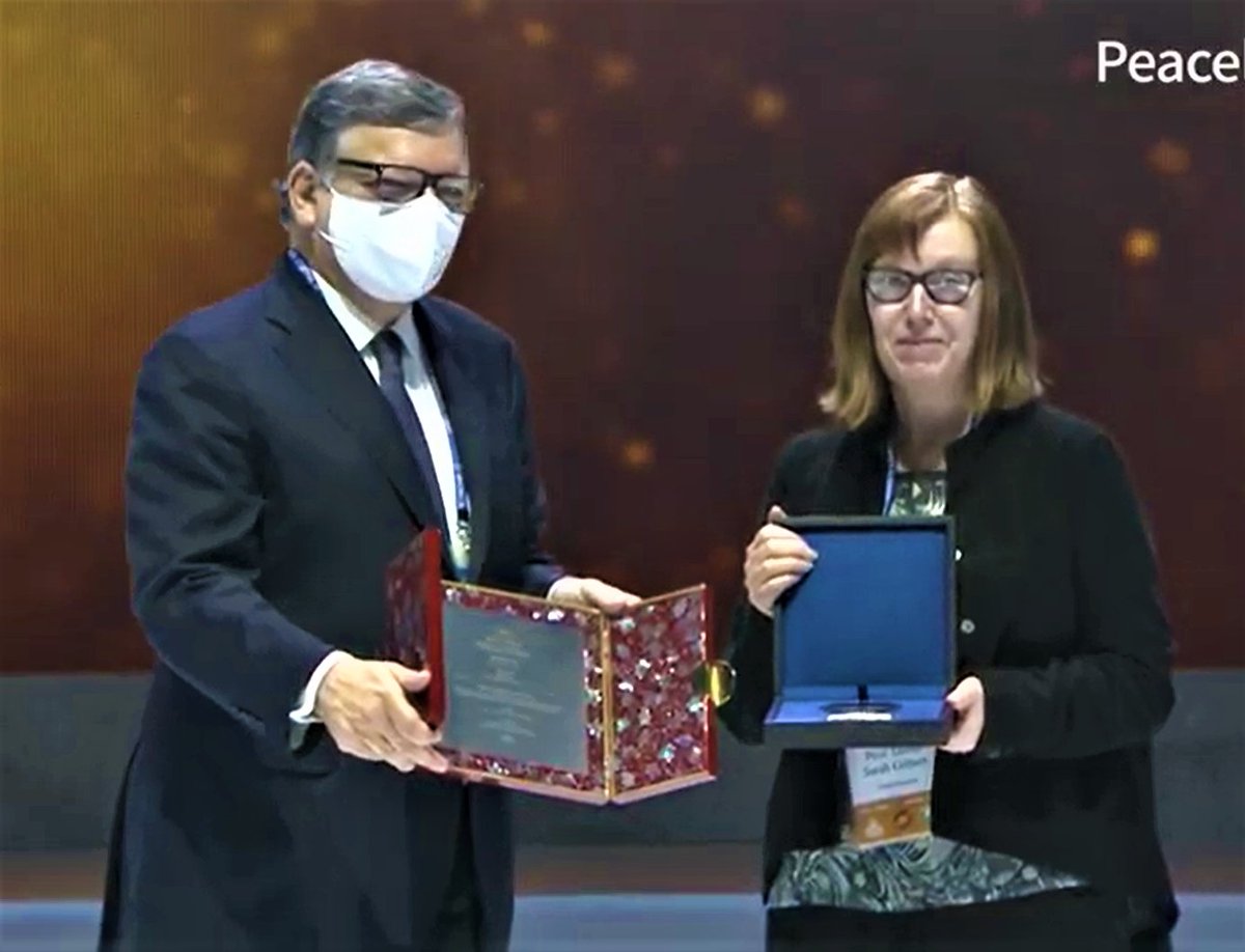 rtmarsh's tweet image. 5th Sunhak Peace Prize Award Ceremony Live. Professor Dame Sarah Gilbert DBE is awarded the Sunhak Peace Prize for the development of the non-profit AstraZeneca Vaccine used for 2.5 billion people in 60 nations. Presented by H.E. Jose Manuel Barosso Chair of #SHPP Committee
