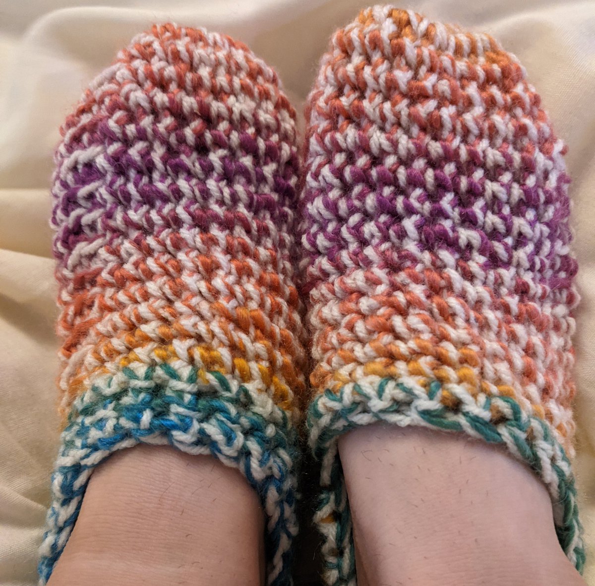 HandmadeByHelen's tweet image. #EarlyBiz #MHHSBD Good morning, hope you have a great Tuesday. These boots were made for walking, they are slippers 😆 a small technicality really, but if you like them why not take a look.
etsy.com/uk/shop/HelenH…