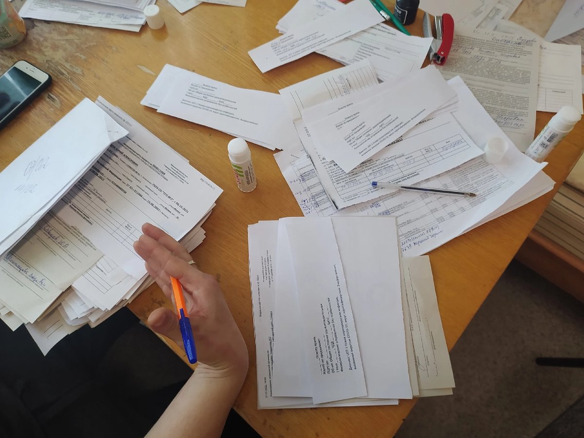 TUmoinSO's tweet image. Ежедневно студенты индустриально-педагогического колледжа #Тольятти помогают сотрудникам поликлиники N2. В этот сложный период для врачей они заполняют карточки, вносят информацию в электронную картотеку, ведут компьютерный учёт заболевших и выздоровивших.
Благодарим за помощь!