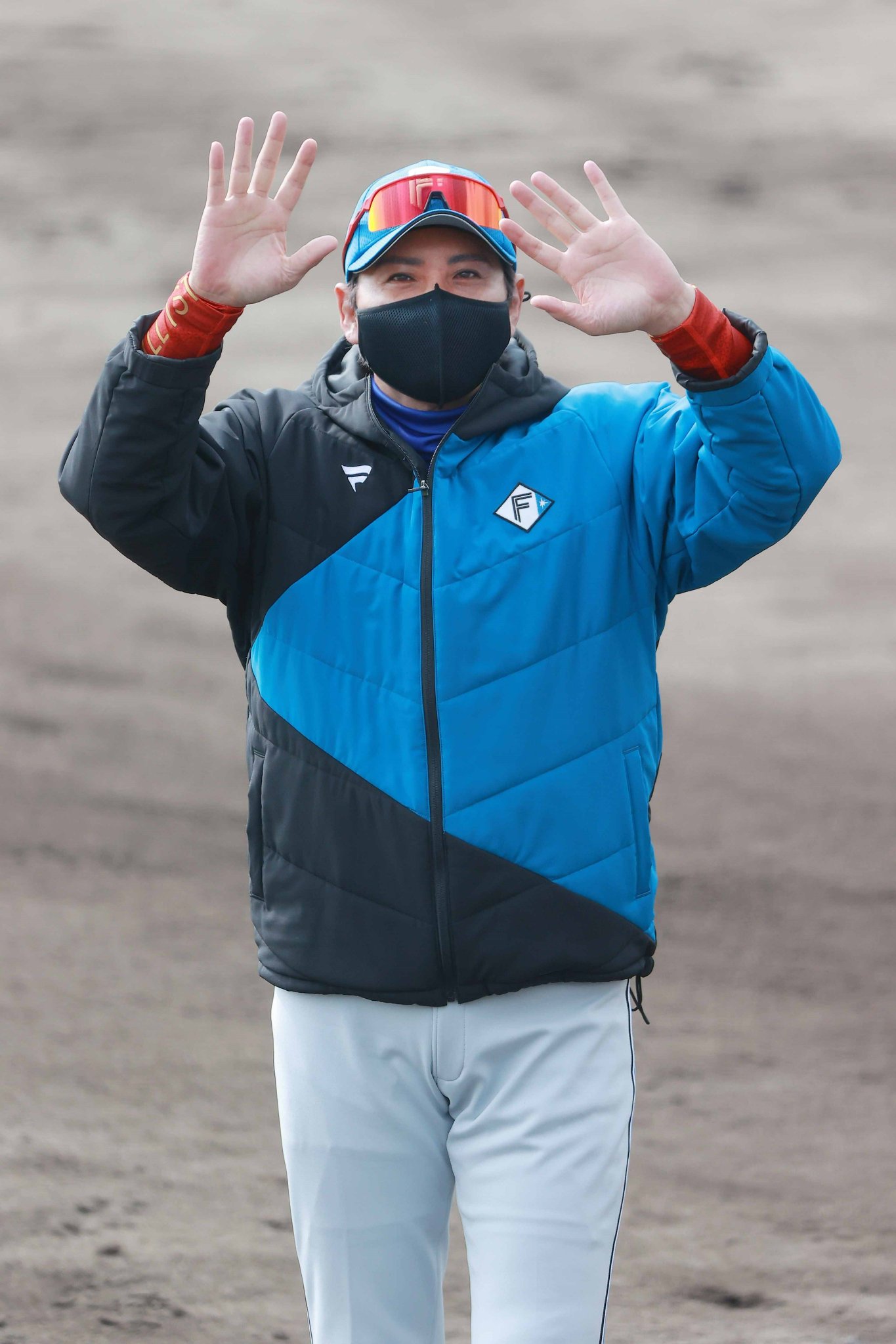 北海道日本ハムファイターズ　非売品ウェア　新庄 監督 北海道日本ハムファイターズ グッズ【公式】 on X: 