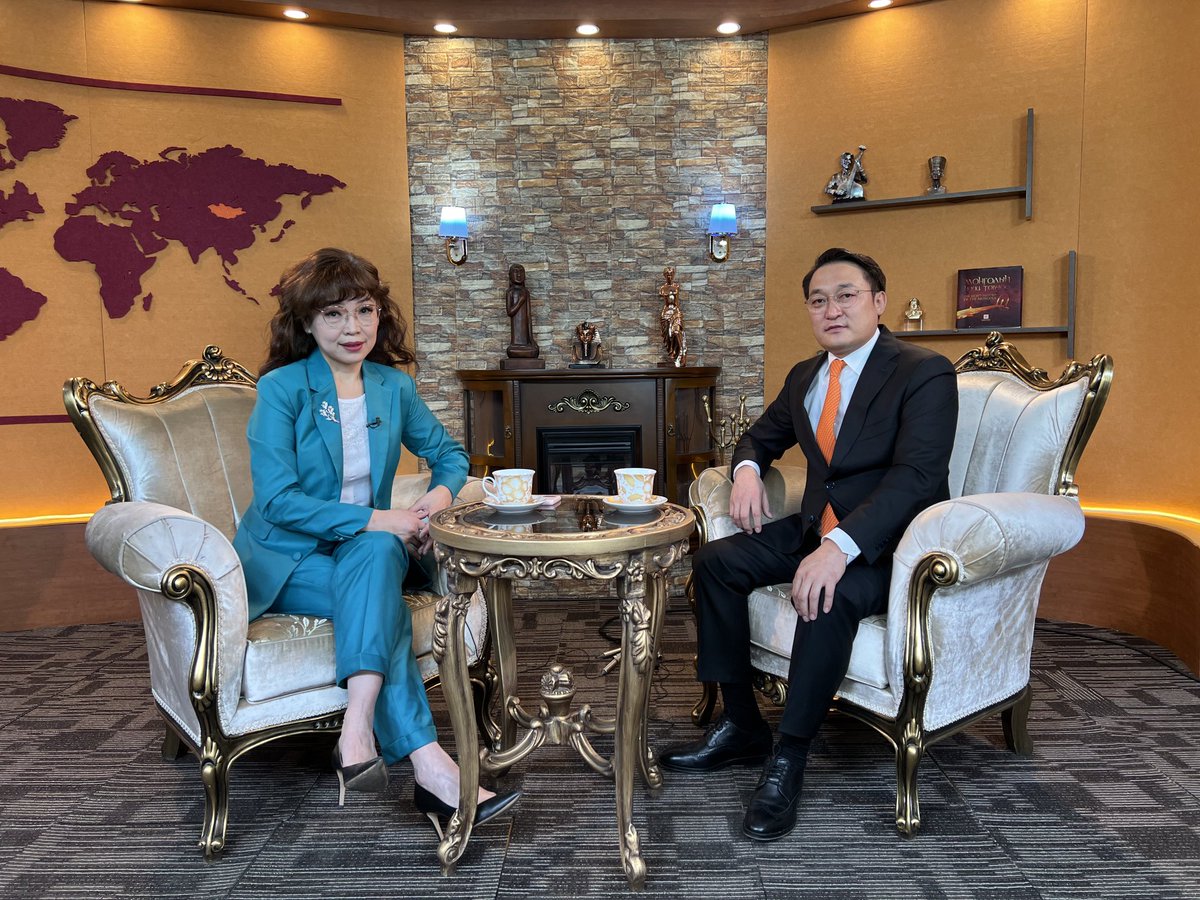 MN25 "Ам нээвэл" 

02/15 21:10

"ХӨГЖЛИЙН БАНК" 

#Өөрөөр_нь_төлүүлье !