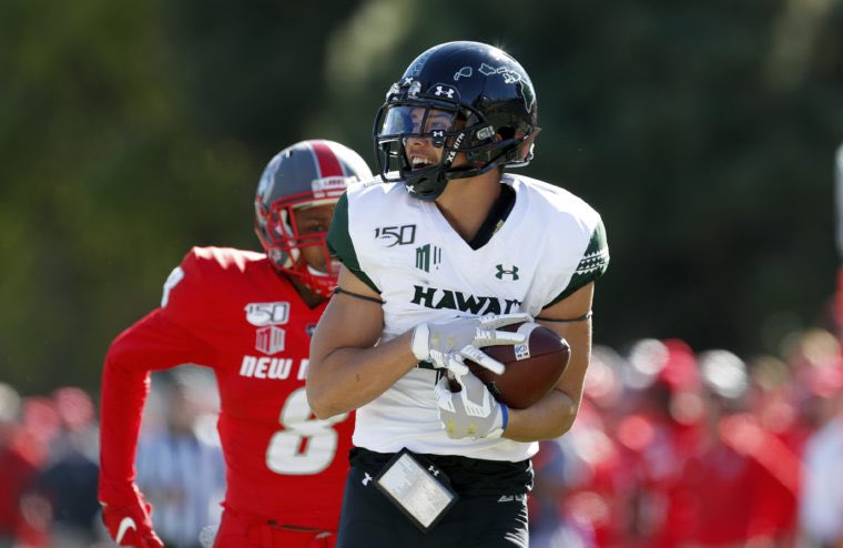 MeyerMakana's tweet photo. Thankful to say after a great talk with @CoachTimmyChang I’ve been offered a full ride scholarship to the University of Hawaii, I would also like to announce my commitment to Hawaii #BRADDAHHOOD #bloodline https://t.co/p4QQwHUCUr