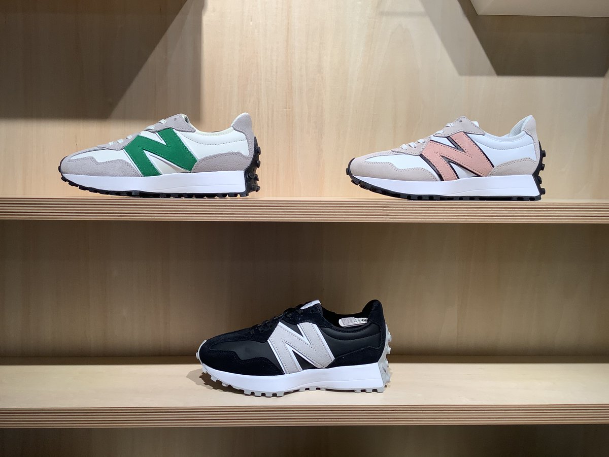 newbalanceOSAKA's tweet photo. < #NB新商品 >
「#WS327」
COLOR:LG, LR, LW
WIDTH/SIZE:B/22.0-25.5cm
PRICE:¥11,990(税込)
2月15日(火)本日より販売開始
是非この機会に店頭でご覧ください。
#newbalance
#ニューバランス https://t.co/HaK7CagaLp