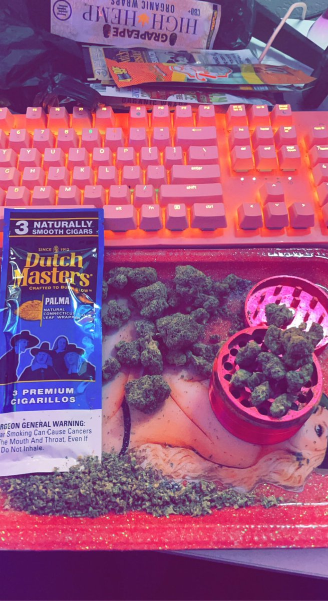 Bambiy2k_'s tweet photo. come thruuuu let’s roll up and play some vally or league idk 🥵 https://t.co/2V23v7Utit