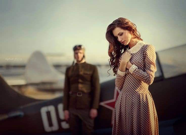 AhlamMostghanmi's tweet photo. هكذا هو الحبّ. يأتي للذين لا وقت لديهم لاستقباله، يحضر للمنشغلين عنه لا للذين ينتظرونه، لا للمتهيّئين له، بل للّذين أهملوا أنفسهم بعدما يئسوا من مجيئه. ولا شيء يحلو له أكثر من أن ينزل كصاعقة على ضحاياه، وهم في عزّ المصائب والحروب والأوبئة والكوارث. 

#شهيًّا_كفراق
#أحلام_مستغانمي https://t.co/hfHmqpGgfA