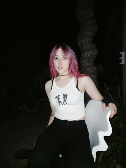 i&rsquo;m secretly living in ur garden https://t.co/gq5yFHlhZJ