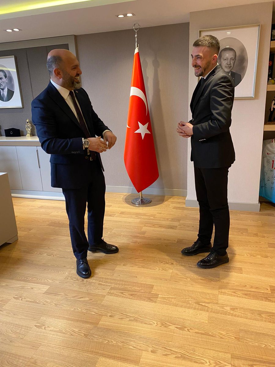EthemGdek2's tweet photo. Gençlik Spor Bakanlığı Rehber ve Denetim Başkanımız Hasan Davulcu Abimle Bakanlıkta bir araya geldik. Hoş sohbeti, misafirperverliklerinden ötürü teşekkür ederim  🙏 https://t.co/laZQjBjJVd