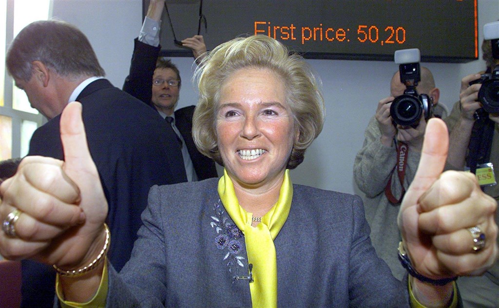 Hoe een nep-gedupeerde belegger ruim 460.000 euro uit de schikkingen rond Shell en World Online wist te incasseren. En vervolgens door hebzucht tegen de lamp liep. rtlnieuws.nl/economie/beurs…