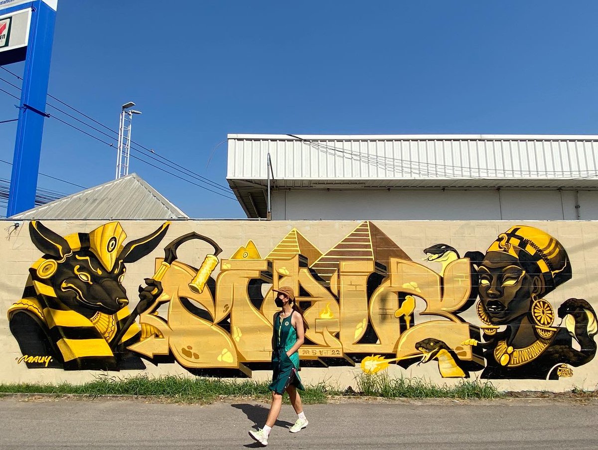 WarisMsv's tweet photo. Finished collaboration mural 
@WarisMsv x @Mauy_msv 
Egypt theme.
Finished in 3hrs bc the weather is so bad hot af ! 
#graffiti #StreetArt #femaleartist #mural #art #wall #graffitiart https://t.co/onguEAepeB