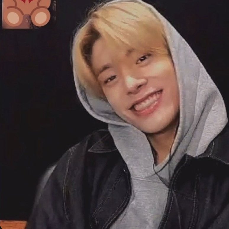 His shy smile :’) #ENHYPEN_JAKE