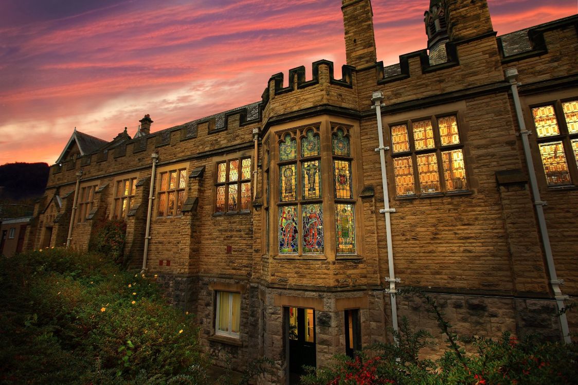 WeddingMagWales's tweet photo. The Stunning, Osborn Hall @RydalPenrhos  😍❤
Home of the #NorthWalesWeddingAwards2022 💫
Steeped in history, what a venue to host the Awards!
THE Event of 2022 🥂 https://t.co/9B9hD1QiT3