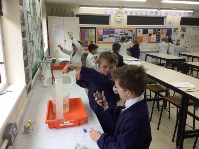 CastleCourtPrep's tweet photo. #CastleCourtYear3 in the #ScienceLabs managing experiments learning about streamlining with different shapes. #PracticalScience is a great way to make #ScienceLive and be #ScienceExciting #CastleCourtScience https://t.co/dk77JVMs0b