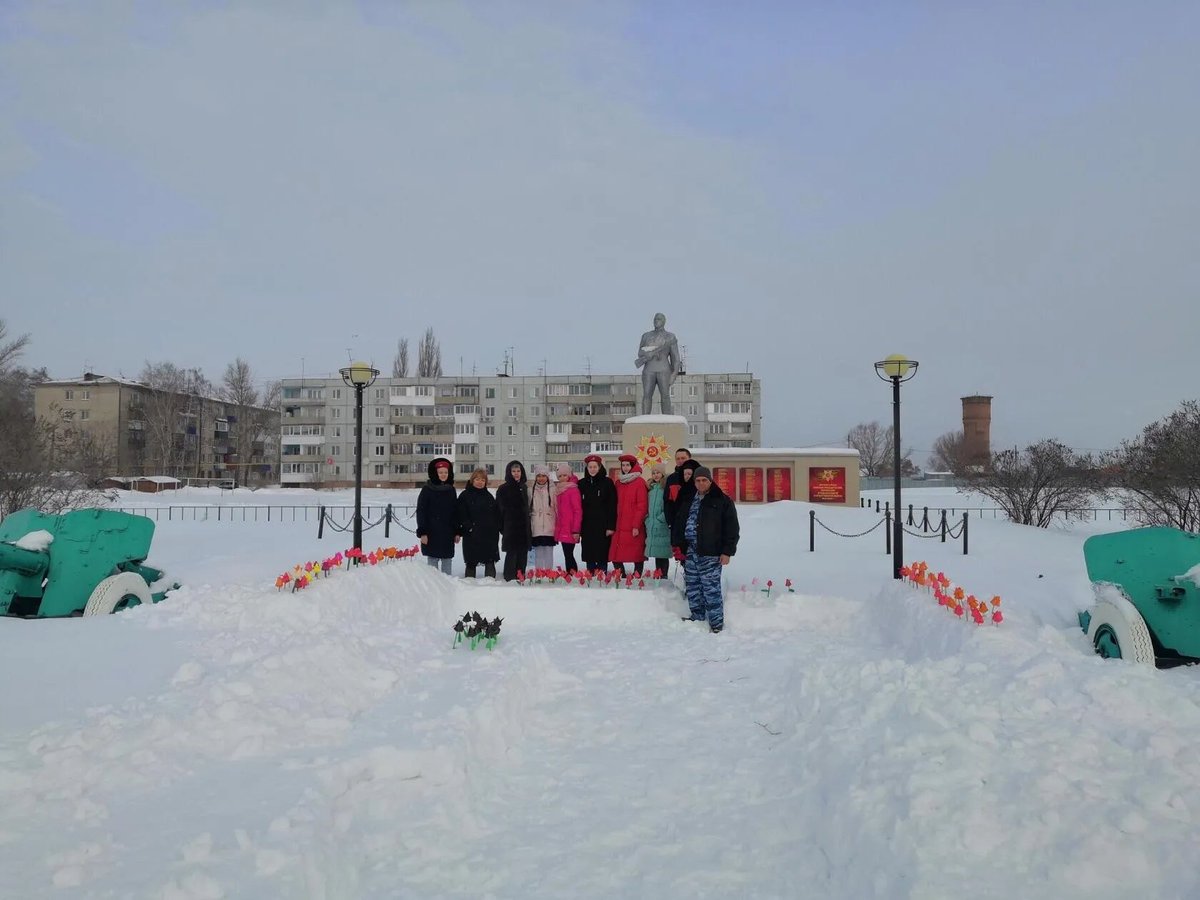 Педагоги и воспитанники приняли участие во Всероссийской акции "Красный тюльпан", посвященной 33 годовщине вывода войск из Афганистана 15 февраля. Красные тюльпаны- символ памяти о погибших в Афганистане!