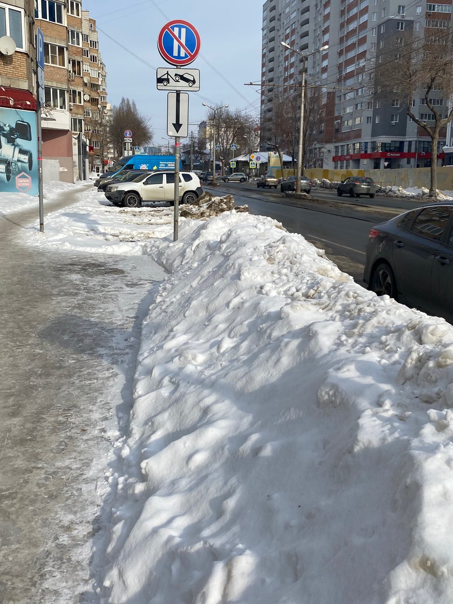 olaol11's tweet photo. @MP_Blago63 @SODEDDS @DepGorHozSamara 
Проведите, пожалуйста, очистку УДС вдоль дома по ул. Арцыбушевской, 40. В прошлый раз так и не почистили, плюс новый снегопад  добавил снега. Знаки чет/нечёт стоят, а очистка не производится!
@adm_Len @EBondarenko3 https://t.co/0YYKedEquc