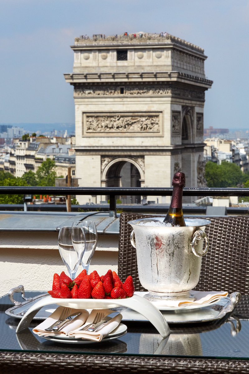 Hôtel Raphael Paris tweet media