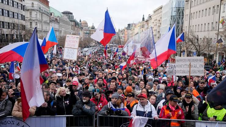 Отмена принудительной. Правительство Чехии. Социальный протест. Протесты в Праге. Прага против русских граждан.