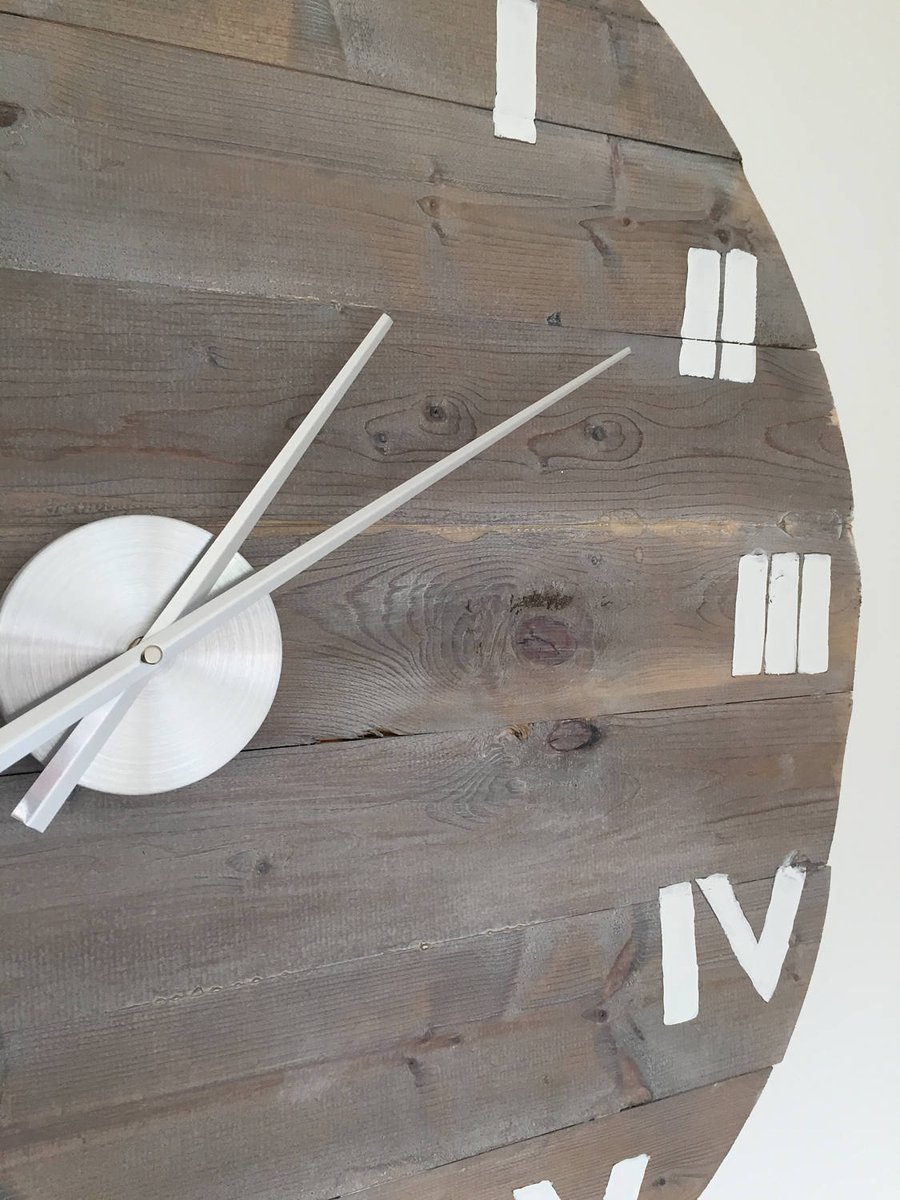 john_lumberjack's tweet image. Clock Wall Vintage, Large 77cm / 30.3 inch Diameter with White Roman Numerals in Barnwood tinyurl.com/y523n7hg
 #VintageWallClock #SeikoWallClock