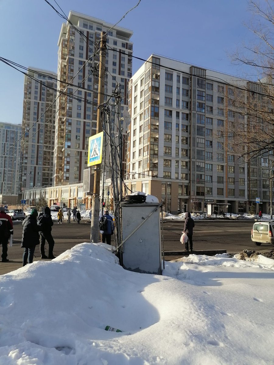 depstroimos's tweet photo. @serjzhivaykin @gucodd Добрый день! Этот пешеходный переход является временным и будет демонтирован после завершения реконструкции подземного пешеходного перехода у метро «Ботанический сад». По техническому содержанию шкафа управления светофорным объектом нарушение устранено. https://t.co/5DbbtnqktS