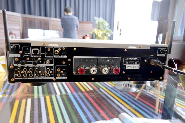 oku_papa's tweet photo. marantz、HDMI ARC搭載で“テレビにもつなげる”ネットワーク対応本格プリメインアンプ「MODEL 40n」を3月下旬発売、286,000円(税込)。リビング設置も意識したデザイン。
https://t.co/vRjziBILXb
https://t.co/FgBkFTTczN
シマムセン2Fにて展示予定、ご予約受付中です。
#audio #シマムセン #marant https://t.co/ySN1SIUY2K