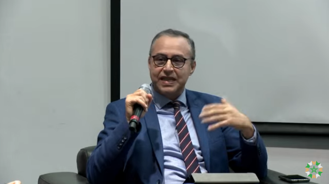 CollectivitesMa's tweet photo. الرقمنة يجب أن تكون في صلب الإستراتيجيات وهي وسيلة وليست غاية: السيد محمد السعيدي، أستاذ التعليم العالي
#الجماعات_الترابية  #التحول_الرقمي 
#CTdigital #collectivitesterritoriales #transformation #digital https://t.co/QItvKNGTUp