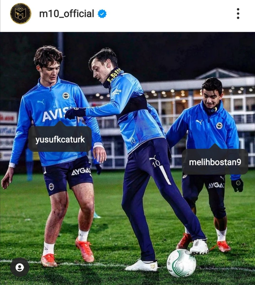 Mesut Özil İnstagram paylaşımında altyapı oyuncularımız Yusuf Kocatürk ve Melih Bostan'ı da etiketledi.