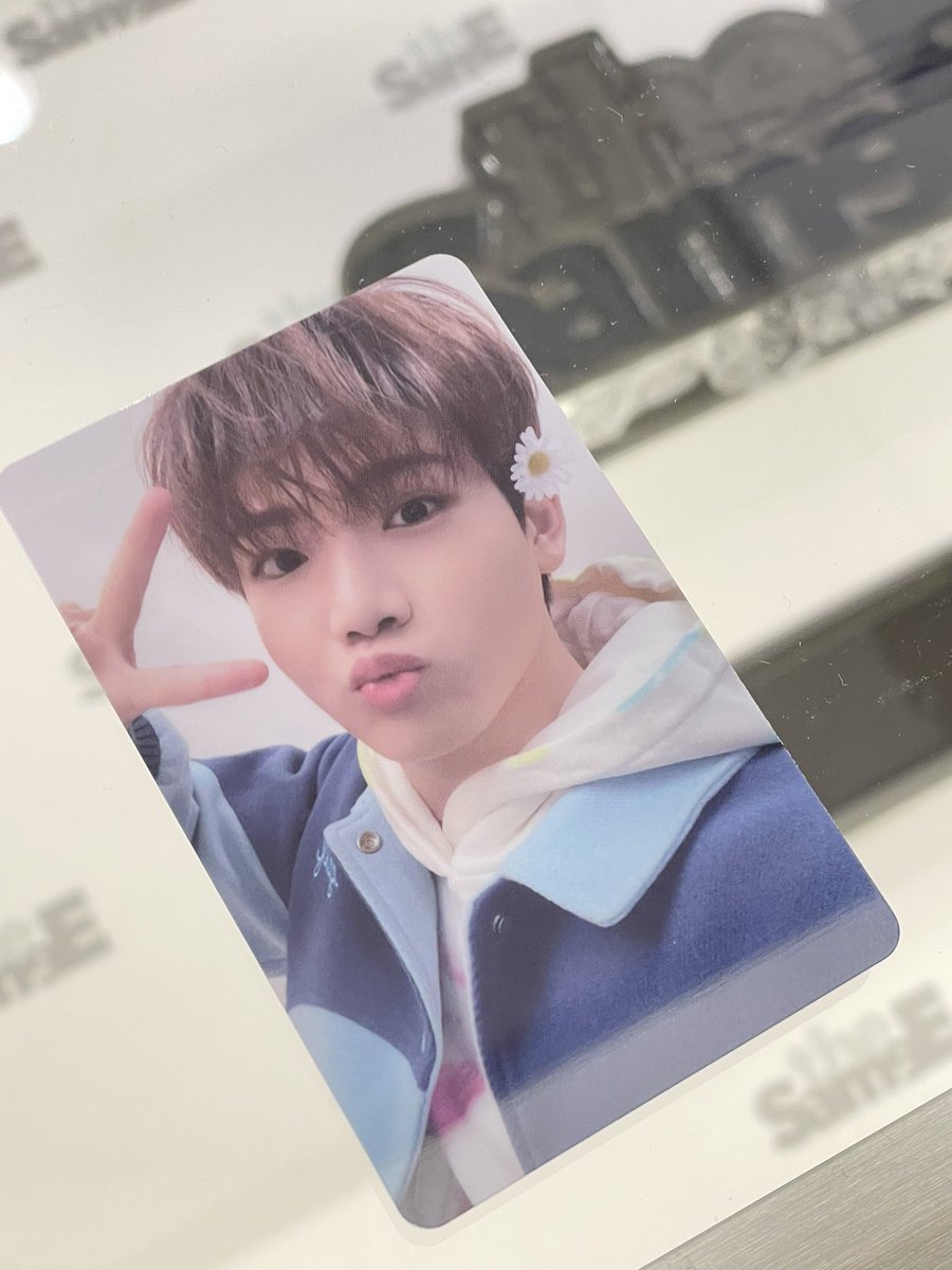 yoshiscloud's tweet photo. WTF A JUNKYU "NOOTNOOT" PHOTOCARD!!!! (LUCKY DRAW).

WATCH JIKJIN MV
#JIKJIN_MV_OUT_NOW
#트레저_곁으로_파워_직진 
#TREASURE_JIKJIN 
@treasuremembers https://t.co/g3jTMpRo8T