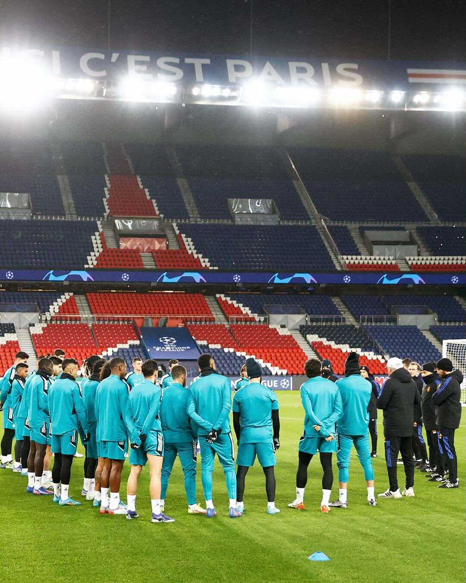 realmadrid's tweet photo. 💚 ¡EQUIPO! 💚
#UCL https://t.co/AMKCzbmfB9