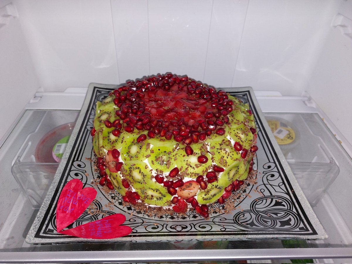Супруга испекла свой фирменный торт 🎂 к моему дню рождения, который сейчас ждёт своего часа ☕️ в холодильнике! 🙂 

Друзья, коллеги, единомышленники и просто дорогие мне люди, благодарю вас за искренние и теплые поздравления! 🤝