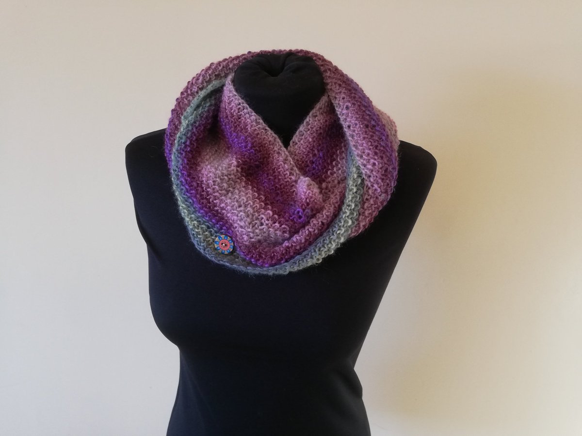 TropicClaraLou's tweet image. Happy Tuesday everyone.
Just a reminder theses are my last 2 infinity scarves in these lovely colours and they are both in people&apos;s baskets!
DON&apos;T MISS THEM!
#MHHSBD
Shop.Knitclaire.co.uk