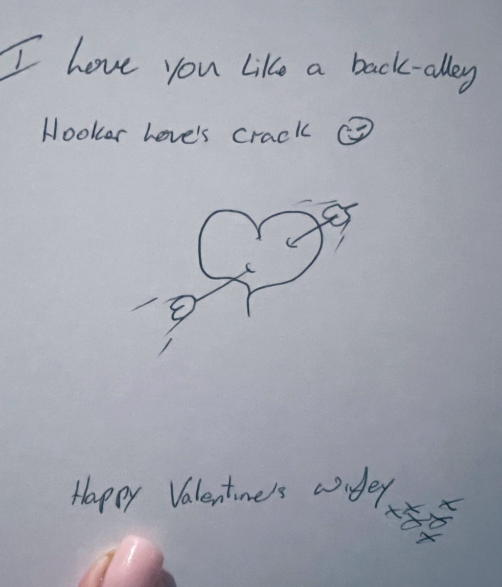 Who says romance is dead!! And this is why I love him 😍