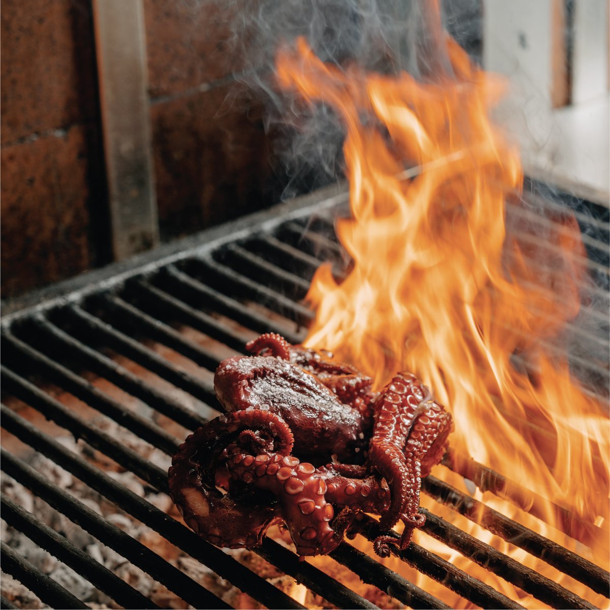 El nostre pop a la brasa és BRUTAL 🐙🤩

🍽️Dines amb nosaltres? Pots reservar per Whatsapp al 608990315⁣⁣

#sidreriatxots #txotslovers #roses #empuriabrava #figueres #popbrutal #popalabrasa #happymoments #sidra