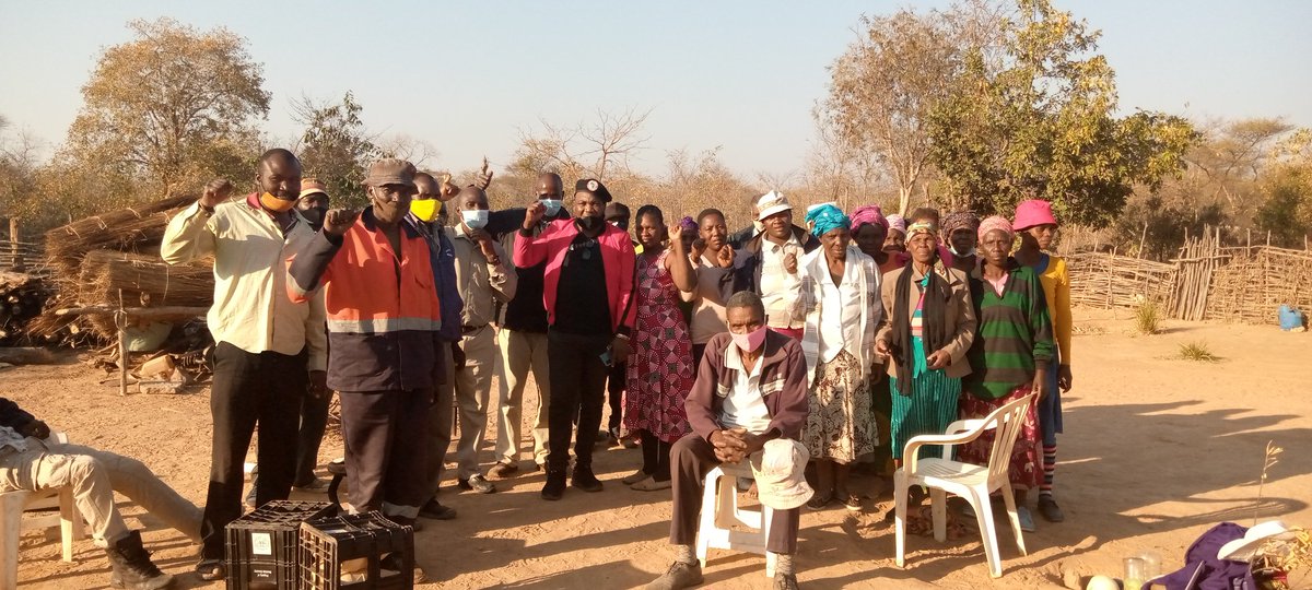 effzimpolitics's tweet photo. [In pictures📸] President @innocentndibali in Nkayi. On a quest to be the voice for the poor masses, the economically dispossessed &amp; disadvantaged, the working class, the disabled &amp; all Zimbabweans who subscribe to socialist principles with Zimbabwean principles
#EFFeverywhere✊🏿 https://t.co/iD8yhzAopj