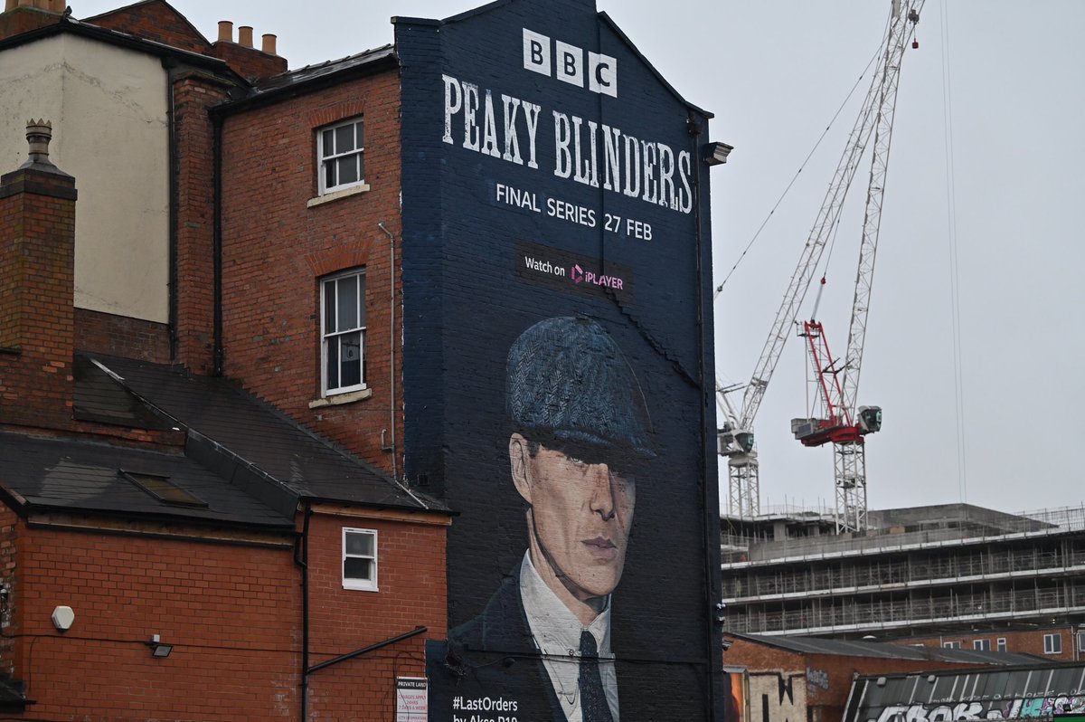 BBCMidlandsPR's tweet image. Digbeth gets all the good goss 👀

#PeakyBlinders 27.02.22