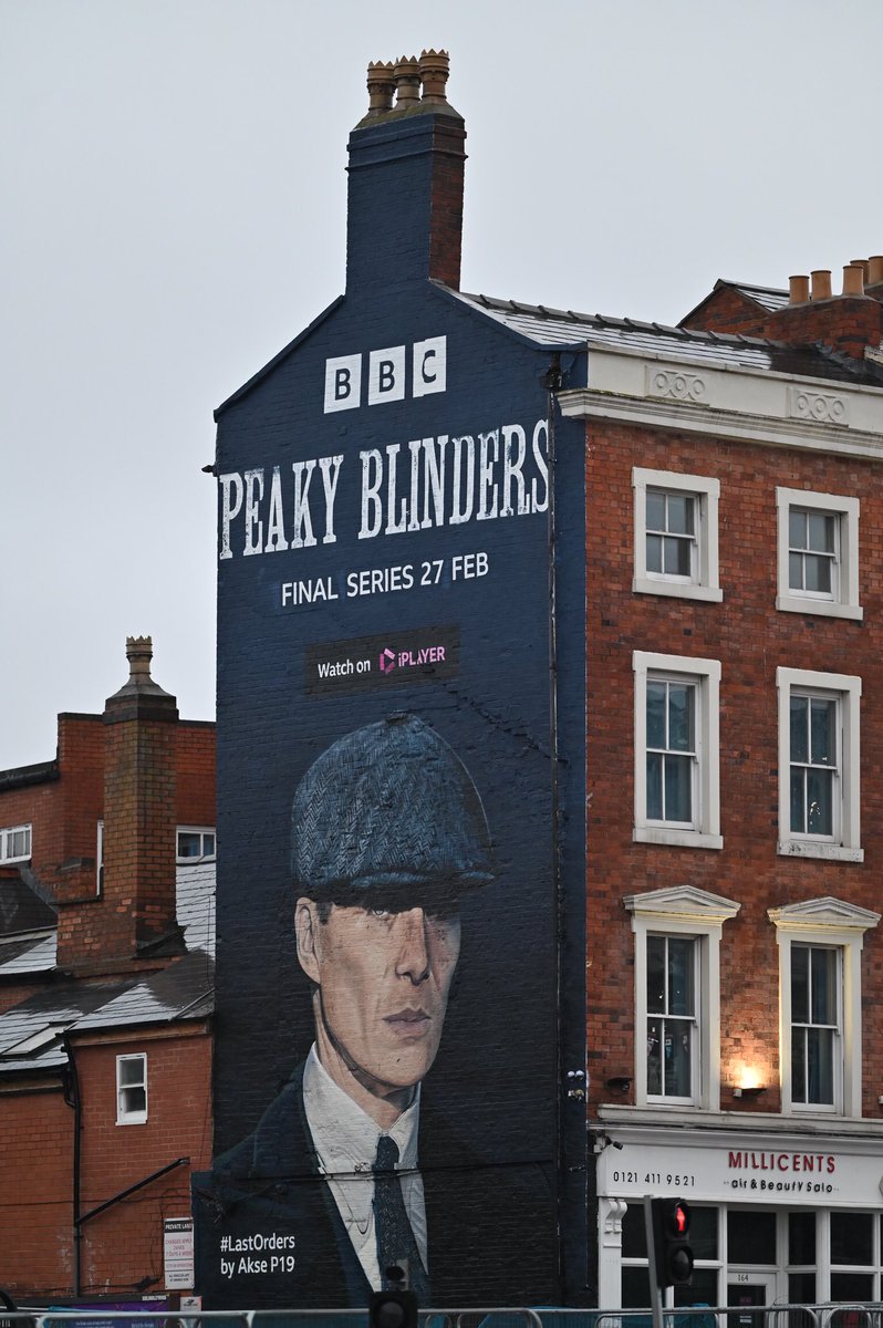 BBCMidlandsPR's tweet image. Digbeth gets all the good goss 👀

#PeakyBlinders 27.02.22