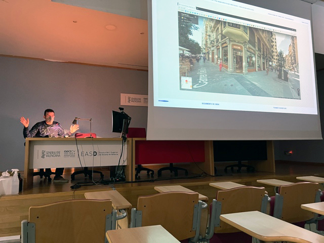 CDICV's tweet photo. CHARLA DE SAMARUC ESTUDIO EN EASD VALÈNCIA
El vicedecano #CDICV Fran Sabater, del estudio #Samaruc, acudió a las instalaciones de @EASDvalencia para explicar a los alumnos de 2º de #DiseñodeInteriores su trabajo para Frankie's Burger Bar.
+info: https://t.co/0DlTaRAy1c https://t.co/lQg9aWOUdi