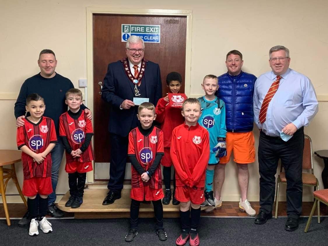 Last night as RWM of Lodge St Maurs, Kilmaurs  1398 I presented a cheque to Crosshouse Community Football Club ( under 9s) to help with their upcoming trip.