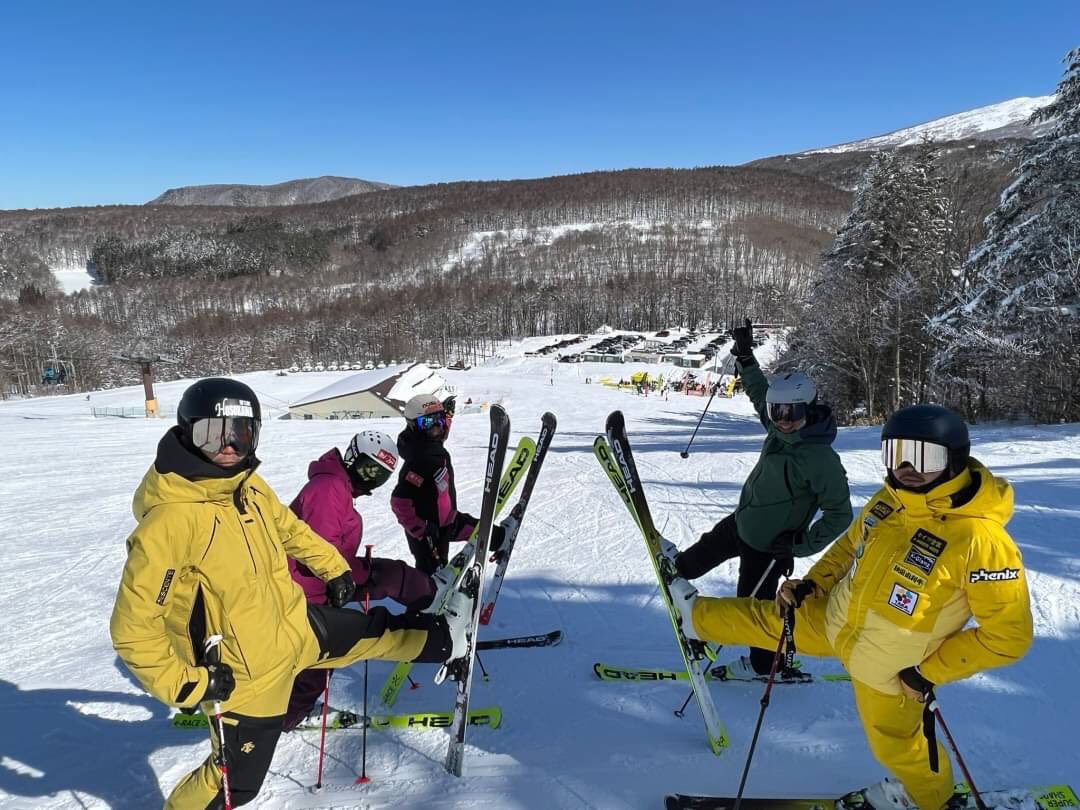 head_ski's tweet photo. Welcome to the snow world!!
#headski #headfirstrun #headskidemo #headdemoyellow #ヘッドデモチーム https://t.co/GHNbGQhRHG