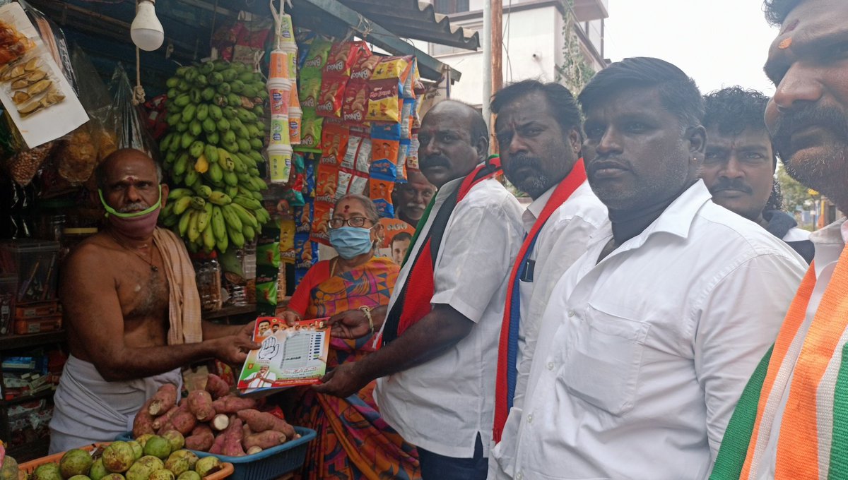 ATheerthy's tweet photo. சென்னை மாநகராட்சி 22 வது வட்ட மதசார்பற்ற முற்போக்கு கூட்டணியின் வேட்பாளராகிய நான் சின்னசேக்காடு ராஜி தெரு பகுதி  குடியிருப்பில் வீடு வீடாக  சென்று கை சின்னத்திற்கு வாக்கு சேகரித்தேன்.@msdiraviam @INCTamilNadu @arivalayam https://t.co/usRoCO1IYM