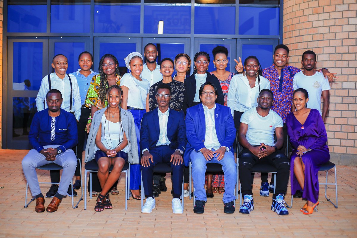 Rotaract250's tweet photo. S/O to the @rcalurw for the solid 2 years of uninterrupted service to the community in #Rwanda and beyond. Congratulations on celebrating your 2nd charter night and for all the great projects team! Keep the service above self. #ServetoChangeLives, #JoinRotaract, #RwOT https://t.co/WVrzp5nOHr