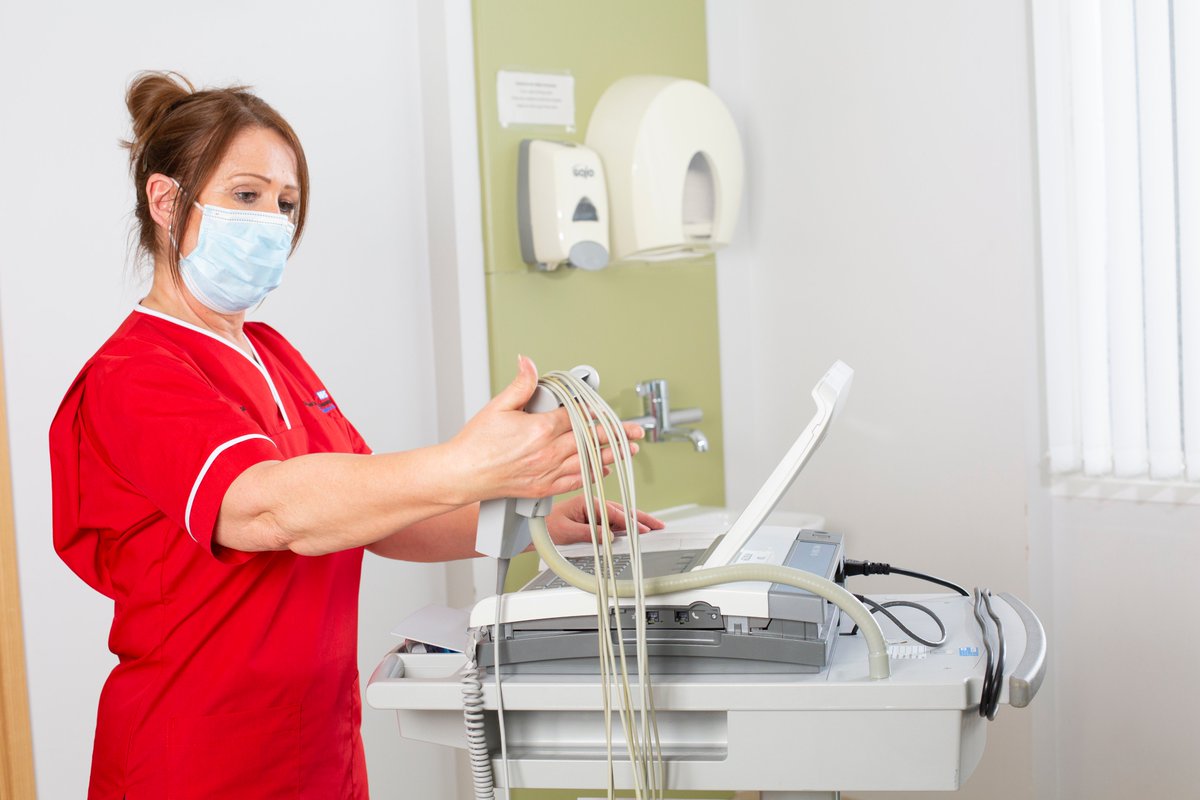nhsUHLG's tweet photo. If you’re visiting our hospitals 🏥 for an appointment, we still need you to wear a face mask to protect our patients and staff. These are available at all of our main entrances

Thank you for your co-operation 😊 https://t.co/7XyFxsUJUU