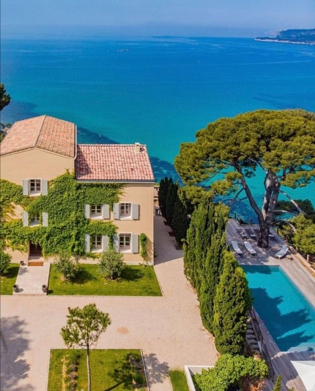 Villa Chloé, in France