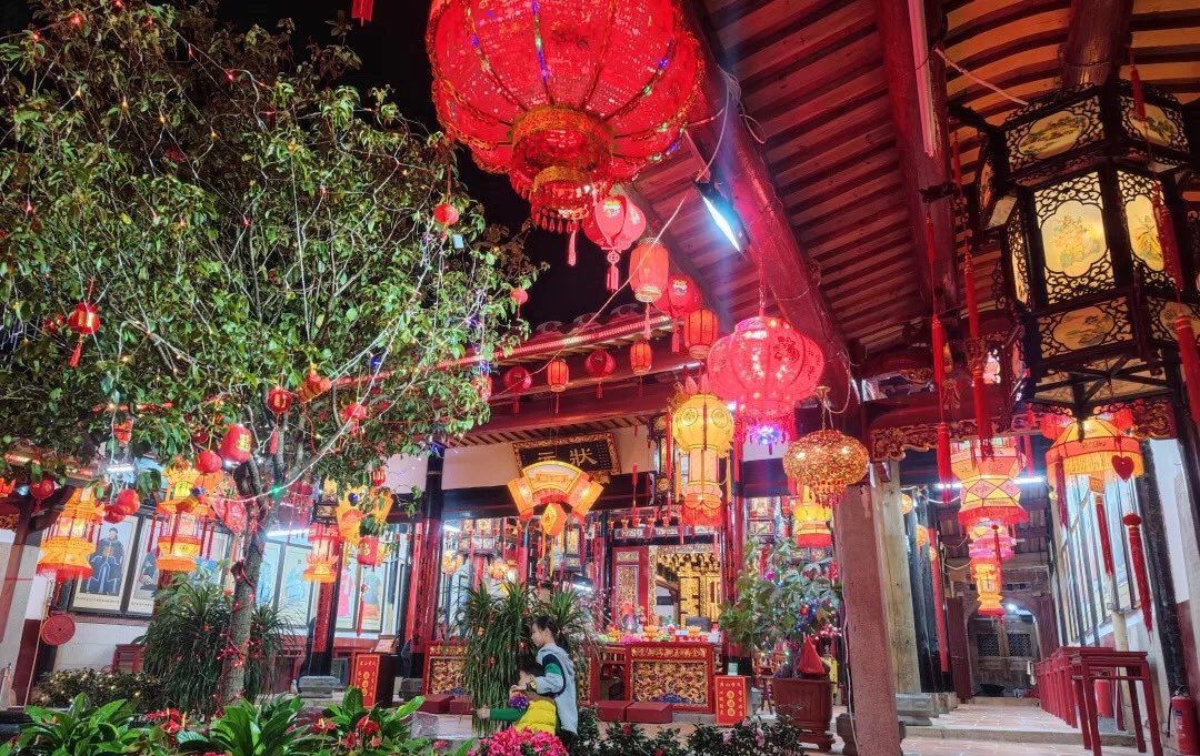 1988plus's tweet image. Happy Lantern Festival 🐯🏮🧨 talkpodonline.com/blogs/blog/hap…