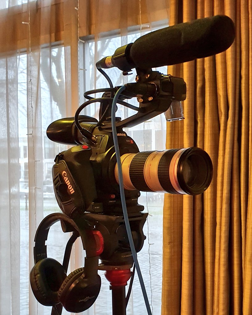 TheVideoChris's tweet photo. Filming a presentation today https://t.co/akVQN0vgSO