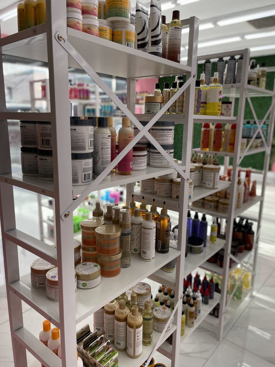 thebeautydao's tweet photo. We opened a beauty store in LA and will give governance to our future DAO. 

- Stake #nft, earn &amp; shop your favorite beauty brands at DAO’s flagship store &amp; Marketplace

- DAO to launch vegan beauty brand, royalties/proceeds to community wallet 

- Exclusive discounts and events https://t.co/KdkD0sTHuH