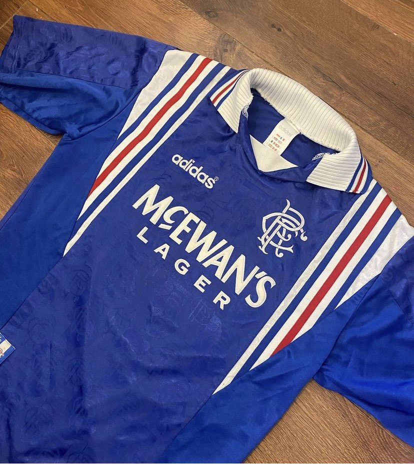 nicetopmate's tweet image. If Alfredo Morelos scores ANYTIME vs Dortmund on Thursday night, I will be giving away this original 96/97 Rangers home shirt! An absolute cracker! 😍🇬🇧

All you have to do is RT this post &amp;amp; follow to enter!

The winner will be drawn after the game if the 🦬 scores! Good Luck🤞