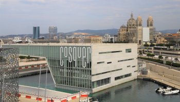 One of the landmark events of this summer in Marseille is the opening in early June of a spectacular full-scale reproduction of the prehistoric Cosquer caves. marvellous-provence.com/news#cosquer