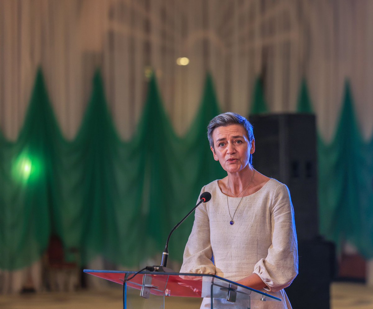 NigeriaJFP's tweet image. As we prepare to place 20,000 young Nigerians in private &amp;amp; public sector organizations, we can't do it alone. A big thank you to our partners like @EUinNigeria who make the Jubilee Fellows Programme possible! Yesterday 44m€ was committed by the EU to help with implementation🇪🇺🇳🇬