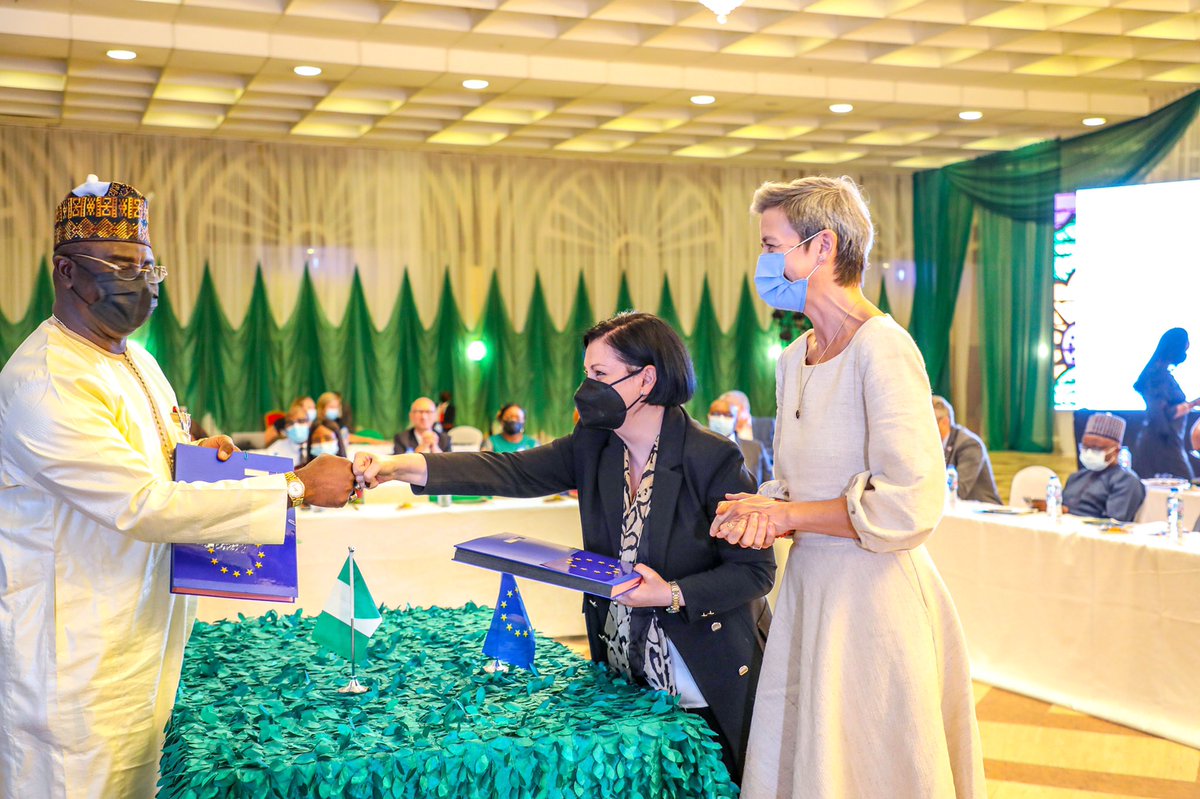 NigeriaJFP's tweet image. As we prepare to place 20,000 young Nigerians in private &amp;amp; public sector organizations, we can't do it alone. A big thank you to our partners like @EUinNigeria who make the Jubilee Fellows Programme possible! Yesterday 44m€ was committed by the EU to help with implementation🇪🇺🇳🇬